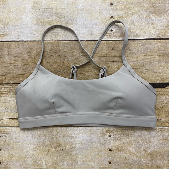 NWT Alo Yoga Airlift Intrigue Bra in California Sand - Picture 3 of 3